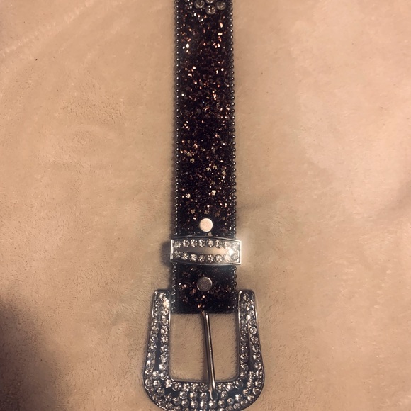 New Rhinestone Buckle Belt - Picture 3 of 3